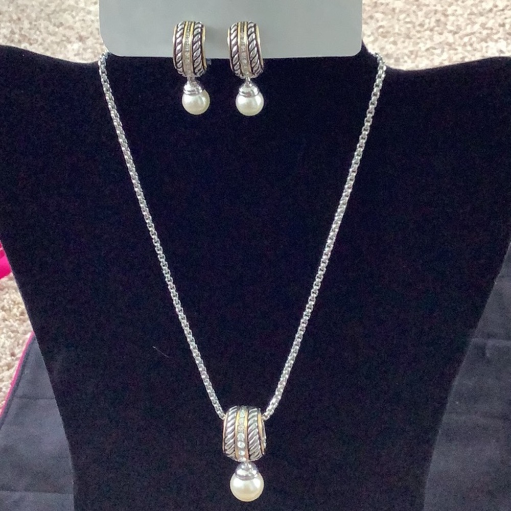 Silver/black filigree necklace w/matching earrings